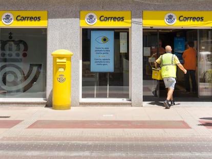 Oficina de correos en Maó, Menorca.