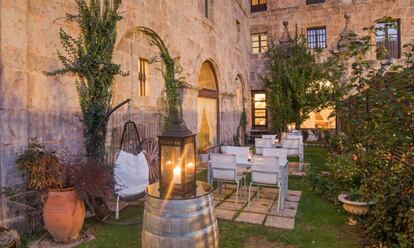 Terraza de la Hostería San Millán (La Rioja).