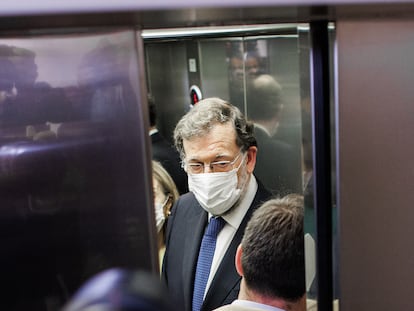 Mariano Rajoy, en un ascensor del Congreso tras comparecer, el pasado 13 de diciembre, ante la comisión de investigación del 'caso Kitchen'.
