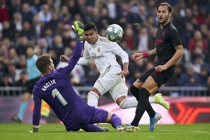 Casemiro marca el primer gol.