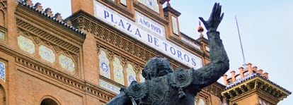 Monumento a 'El Yiyo' en la Plaza de toros de Las Ventas.