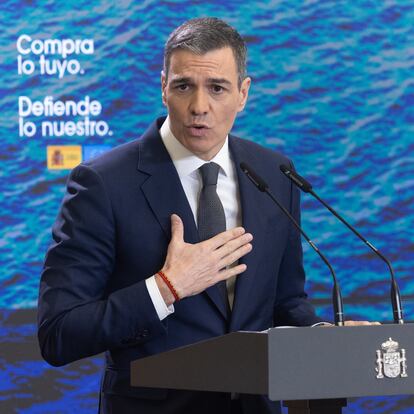 El presidente del Gobierno, Pedro Sánchez, durante una rueda de prensa, en el Complejo de La Moncloa, a 3 de abril de 2025, en Madrid (España). Sánchez comparece, tras haberse reunido con representantes del sector productivo e industrial, para trasladar las medidas del Gobierno ante la imposición de aranceles que anunció su homólogo estadounidense, Donald Trump.
03 ABRIL 2025;ARANCELES;ECONOMÍA;POLÍTICA;SÁNCHEZ;
Eduardo Parra / Europa Press
03/04/2025