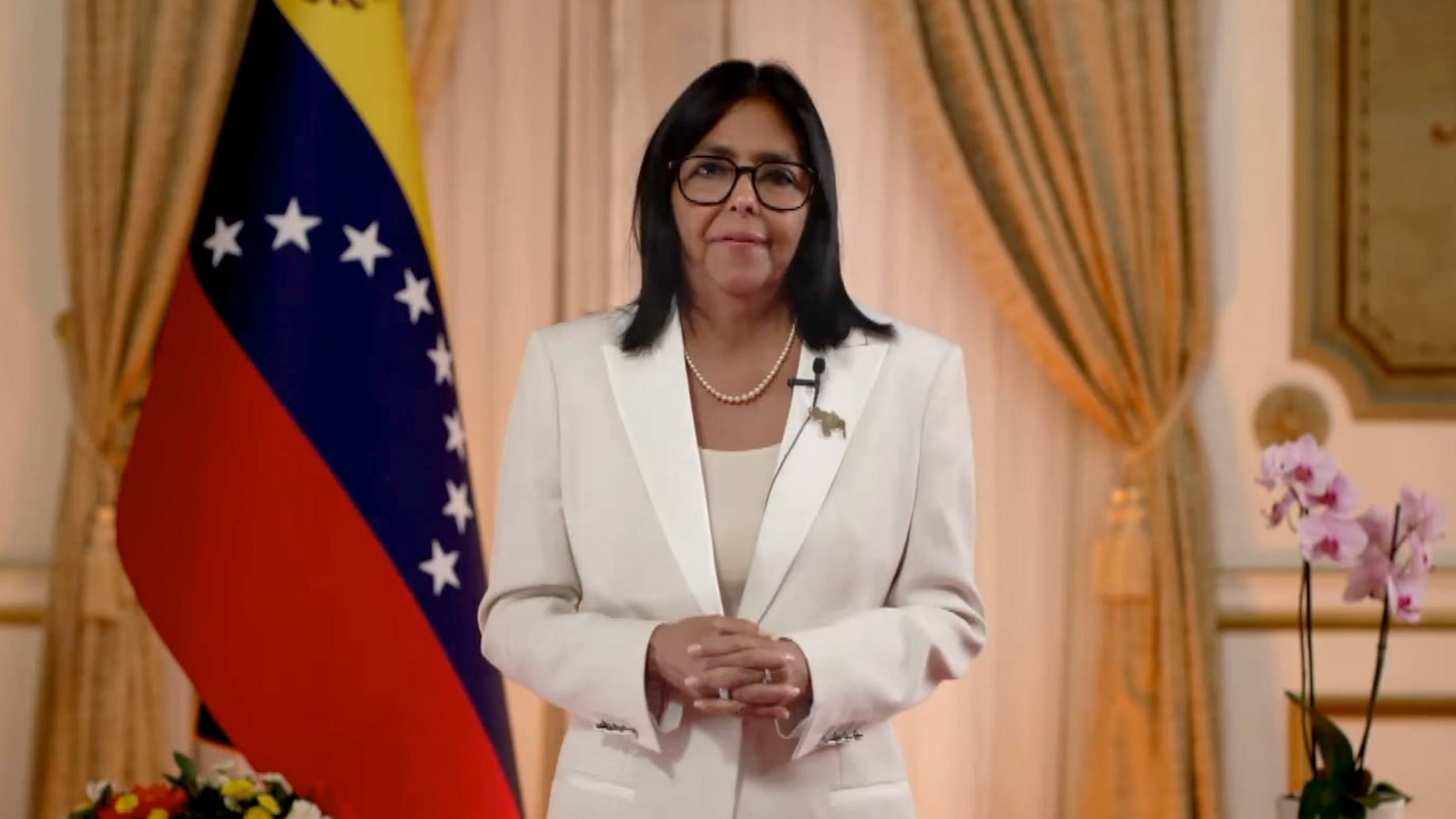 Delcy Rodríguez se erige como garante de un cambio democrático en Venezuela y promete elecciones con una autoridad “renovada”