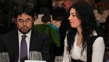 Nakamura y Mariagrazia De Rosa, el pasado día 5 durante la cena de clausura del torneo de Gibraltar.
