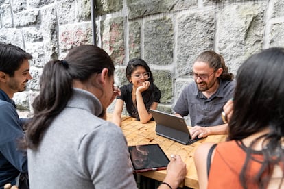 El colectivo Yasunidos durante una mesa de trabajo. 