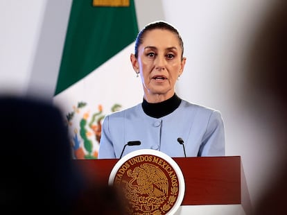 La presidenta Claudia Sheinbaum habla durante la conferencia matutina en Palacio Nacional, este jueves en Ciudad de México.