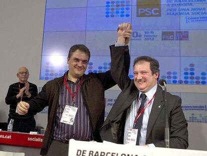 Mart&iacute;, a la izquierda, y Hereu, en el congreso que le eligi&oacute; para dirigir el PSC de Barcelona.