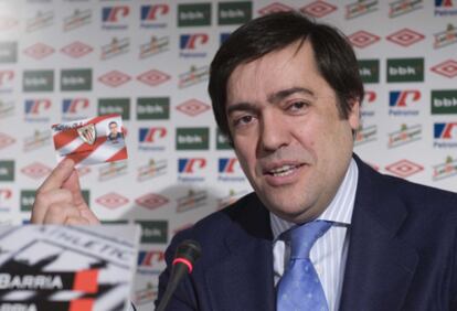 García Macua en la rueda de prensa en Ibaigane.