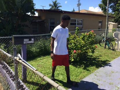 Denzel Lavine, vecino de Forrest St., Hollywood.