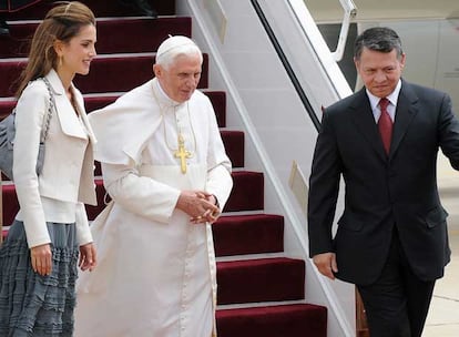 Benedicto XVI inicia en Jordania un viaje de 7 días a Tierra Santa marcado por la memoria del Holocausto