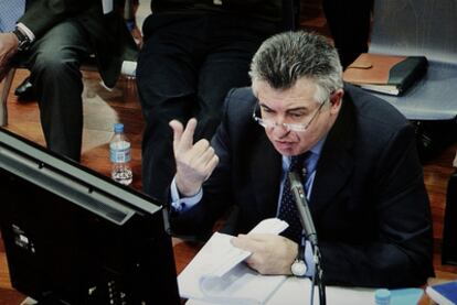 Juan Antonio Roca, ayer durante su declaración en el juicio por el <i>caso Malaya.</i>