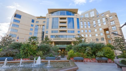 Fachada del hotel Evergreen Laurel de París, adquirido por Barceló por 70 millones de euros, en imagen cedida por la compañía.