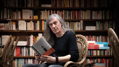 Gerard Quintana durant la presentació de la novel·la 'La puresa de l'engany', a la llibreria Ona de Barcelona.
