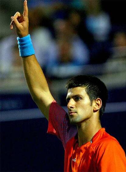 Djokovic vence a Dancevic