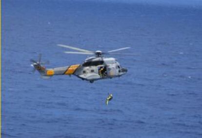 Fotografia d'arxiu de l'helicòpter Super Puma del Servei de Recerca i Salvament.