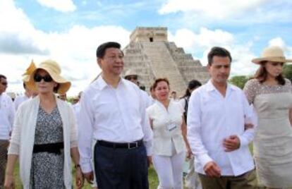 O presidente chinês, Xi Jinping, com o colega mexicano, Peña Nieto, em sua visita ao México em 2013.