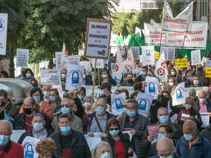 Manifestación para blindar las pensiones en Madrid, este sábado.