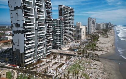 Vista de la ciudad de Acapulco, en México, tras el paso del huracán Otis.