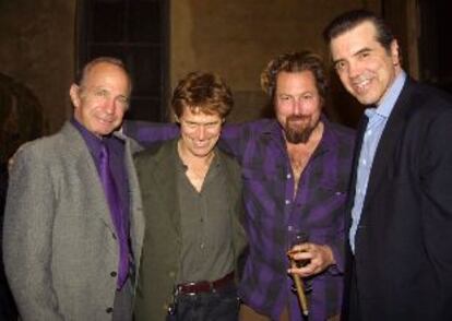 Ben Gazara, Willem Dafoe, Julián Schnaber y Chazz Palmintieri (de izquierda a derecha), durante la presentación del Festival de Cine de San Sebastián en Nueva York.