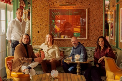 Los fundadores del Broadwick Soho, de izquierda a derecha: Jamie Poulton (de pie), Jo Ringestad, Noel Hayden, Joshua Gardener y Andrea Gelardin.