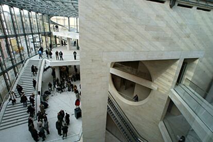 La antesala acristalada de la ampliación del Museo Histórico Alemán, en Berlín, obra del arquitecto I. M. Pei.