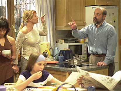 Escena de la serie de Tele 5 <i>Los Serrano, </i> <b>protagonizada por Belén Rueda y Antonio Resines. </b>