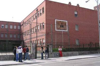 Instituto público Salvador Allende, en Fuenlabrada, donde Javier Echanove impartía clase de Religión.