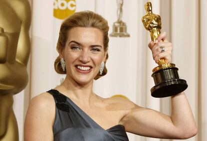 Kate Winslet, con su Oscar como mejor actriz por 'El lector'.