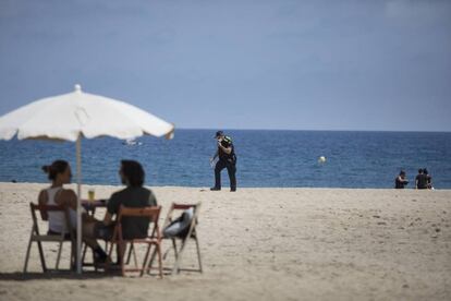 La platja de la Barceloneta aquest dissabte.