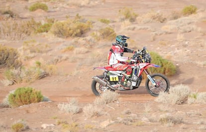 El piloto español Joan Barreda Bort durante la cuarta etapa del Dakar 2017 entre San Salvador de Jujuy en Argentina y Tupiza en Bolivia.
