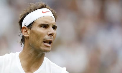 Nadal, durante el partido contra Djokovic en Wimbledon.