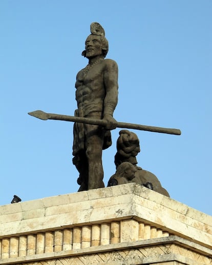 Monumento a Gonzalo Guerrero en el paseo de Montejo en Mérida (Yucatán México).