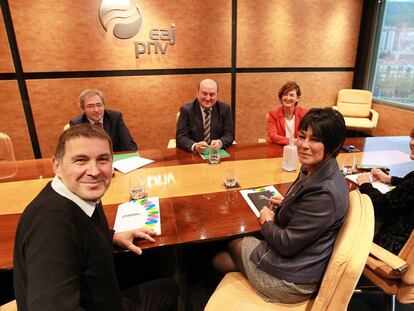 El PNV recibe este lunes en Sabin Etxea a la delegación de EH Bildu.