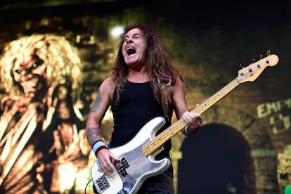 El bajista Steve Harris durante un espectáculo que duró dos horas.