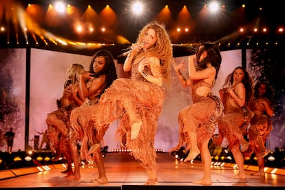 Shakira durante el concierto de su gira 'Las mujeres ya no lloran', en su ciudad natal.