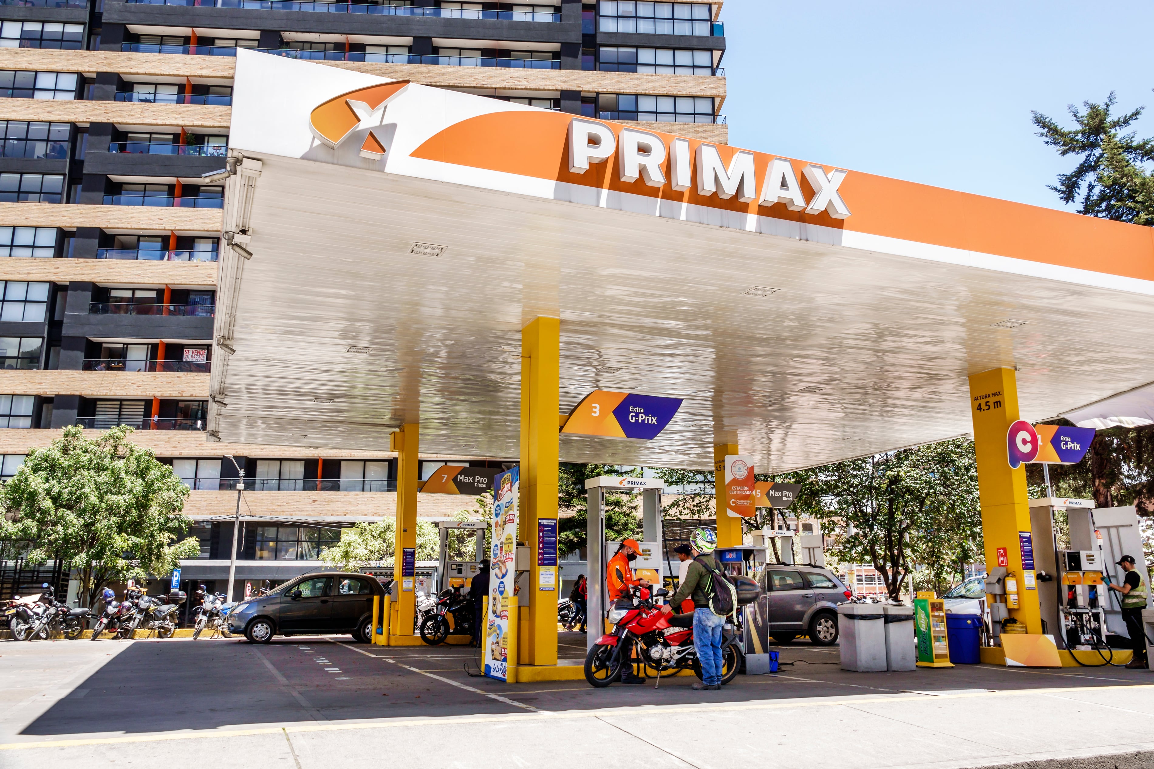 Abelardo de la Espriella ordena revertir el aumento del precio de la gasolina de octubre