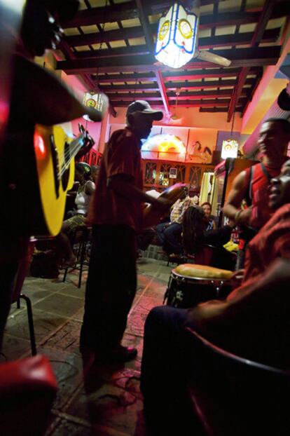 Peña de música tradicional, en La Habana (Cuba).
