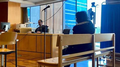 La doctora Noelia de Mingo frente al juez, este lunes en la Audiencia Provincial de Madrid.