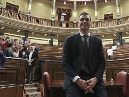 El nuevo presidente del Gobierno, Pedro Sánchez, tras el pleno del Congreso de los Diputados.