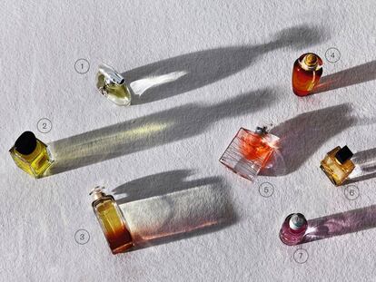 <b>1. Touch The Luminous Gold</b>, de Tous. El loto acuático convive en esta eau de toilette con limón, grosella negra, pimienta rosa, jazmín, acorde solar, pachulí, ámbar y almizcle aterciopelado. 85 euros (100 ml). <b>2. Orangerie Venise</b>, de Armani Privé. Reúne los diferentes matices de la naranja bigarade, con sus flores convertidas en notas de neroli. Bergamota, buchú, cedro, musgo y ambroxan conforman la esencia amaderada. 150 euros (100 ml).<b> 3. Un Jardin Sur La Lagune</b>, de Hermès. Esta eau de toilette floral y amaderada recrea los olores a magnolia, azahar y azucena con notas marinas. 117 euros (100 ml).<b> 4. Andalusian Soul</b>, de The Merchant of Venice. Dedicado a la ruta marítima que conectaba la antigua Venecia con Marruecos y el sur de España, este aroma es una oda a las materias primas comercializadas a través de ella. Destacan las notas de acacia, ámbar, ron, Cistus y savia. 132 euros (100 ml). <b>5. La Vie Est Belle × Atelier Paulin</b>, de Lancôme. Edición limitada de la conocida fragancia realizada en colaboración con la joyería francesa Atelier Paulin. Alrededor de su acorde de iris caramelizado, las notas de flor de azahar y el absoluto de jazmín sambac son ensalzadas por la esencia de pachulí. 83 euros (50 ml). <b>6. Libre</b>, de YSL. Entre sus notas contrastan la flor de azahar con una divertida lavanda. 67,50 euros (50 ml). <b>7. Joy Intense</b>, de Dior. En el corazón, un buqué floral donde la rosa centifolia se mezcla con el jazmín, y en el fondo, el untuoso y cremosos sándalo proveniente de Sri Lanka. 140 euros (90 ml).
