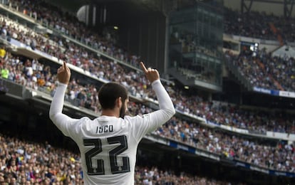 El jugador del Real Madrid Isco celebra el primer gol de su equipo.