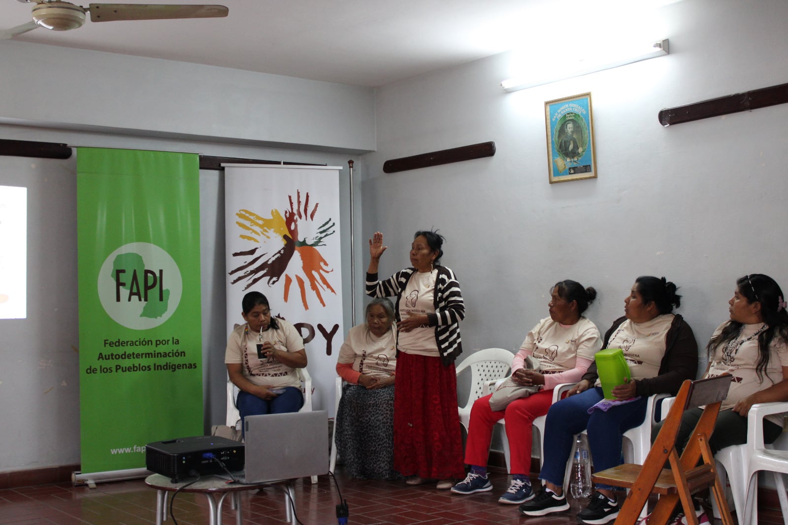 Parir lejos del hospital: las parteras indígenas enfrentan las barreras de la salud pública en Paraguay