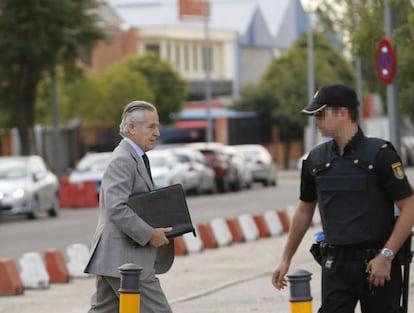 El expresidente de Caja Madrid Miguel Blesa a su llegada a la sede de la Audiencia.
