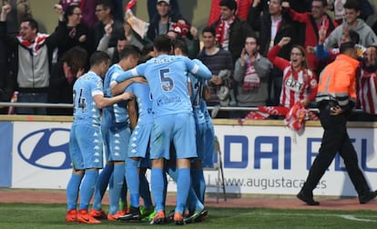 Els jugadors del Girona celebren el segon gol.