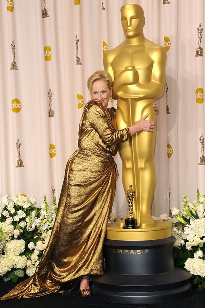 Después se ha abrazado al Oscar.