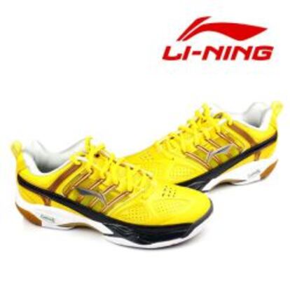 Modelo de zapatillas de badminton de la marca Li Ning
