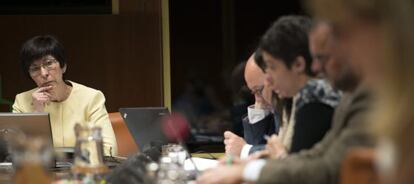 La consejera de Seguridad, Estefanía Beltrán de Heredia, en su comparecencia en el Parlamento este lunes.