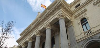 Fachada de la Bolsa de Madrid