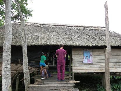 Uno de cada tres de niños warao muere antes de los cinco años por enfermedades evitables y curables. De hecho varios antropólogos han reportado que las mujeres warao esperan que la mitad de sus niños mueran durante su vida.