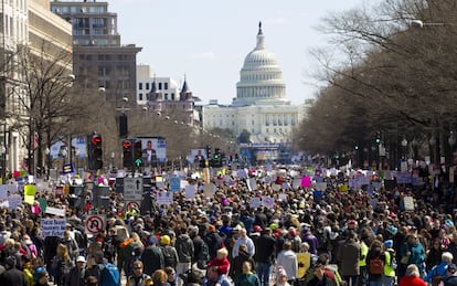 Marcha para reclamar medidas para controlar el acceso a las armas de fuego en Washington.